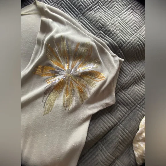 Gorgeous Sequined Cardigan Top - INC - Shortsleeve - Picture 3 of 7